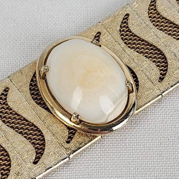 Vintage Gold Tone Natural Stone Bracelet - Picture 3 of 7
